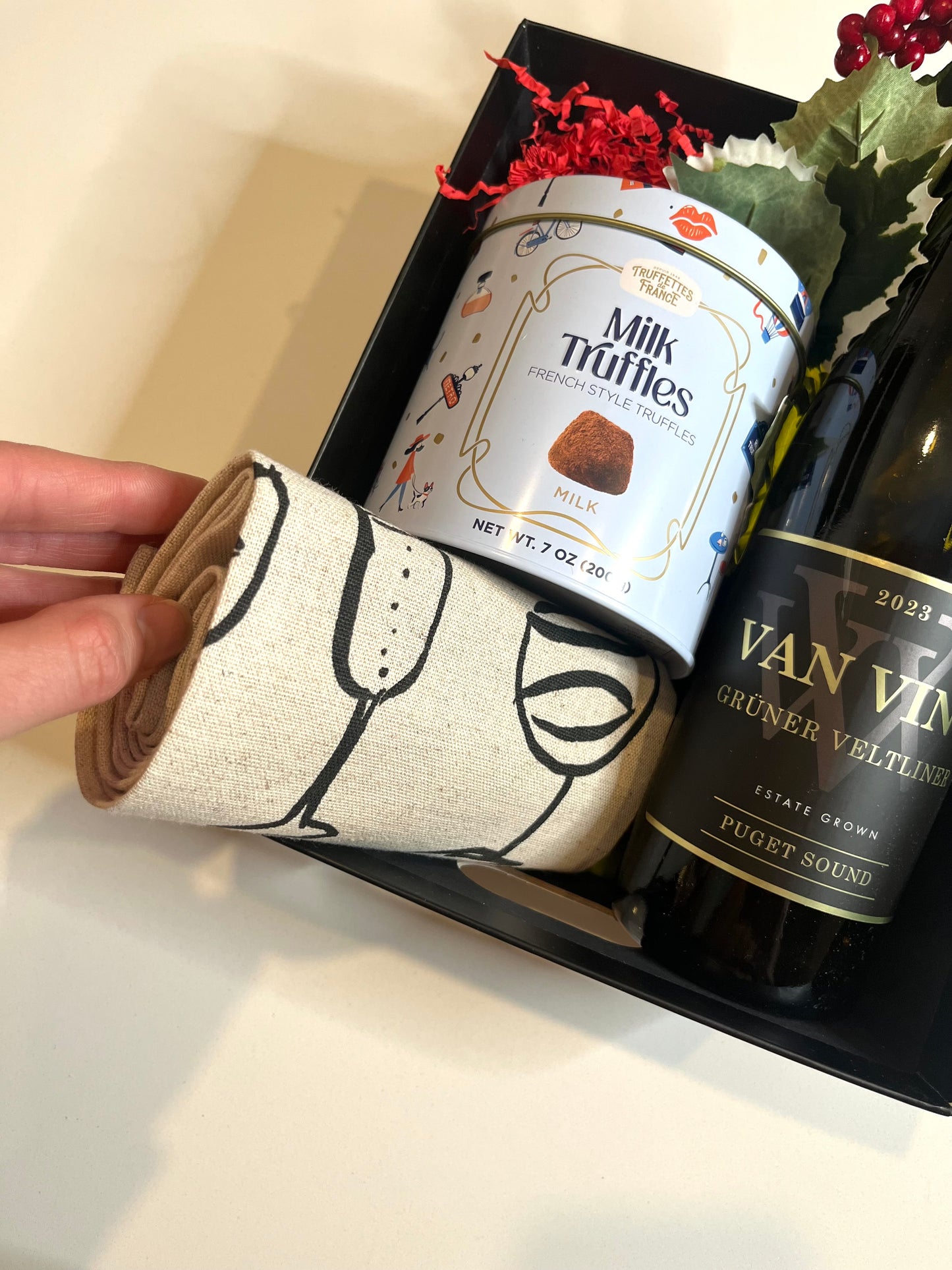 Gruner Veltliner & Kitchen towel set